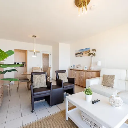 In With Sea Views Lejlighed